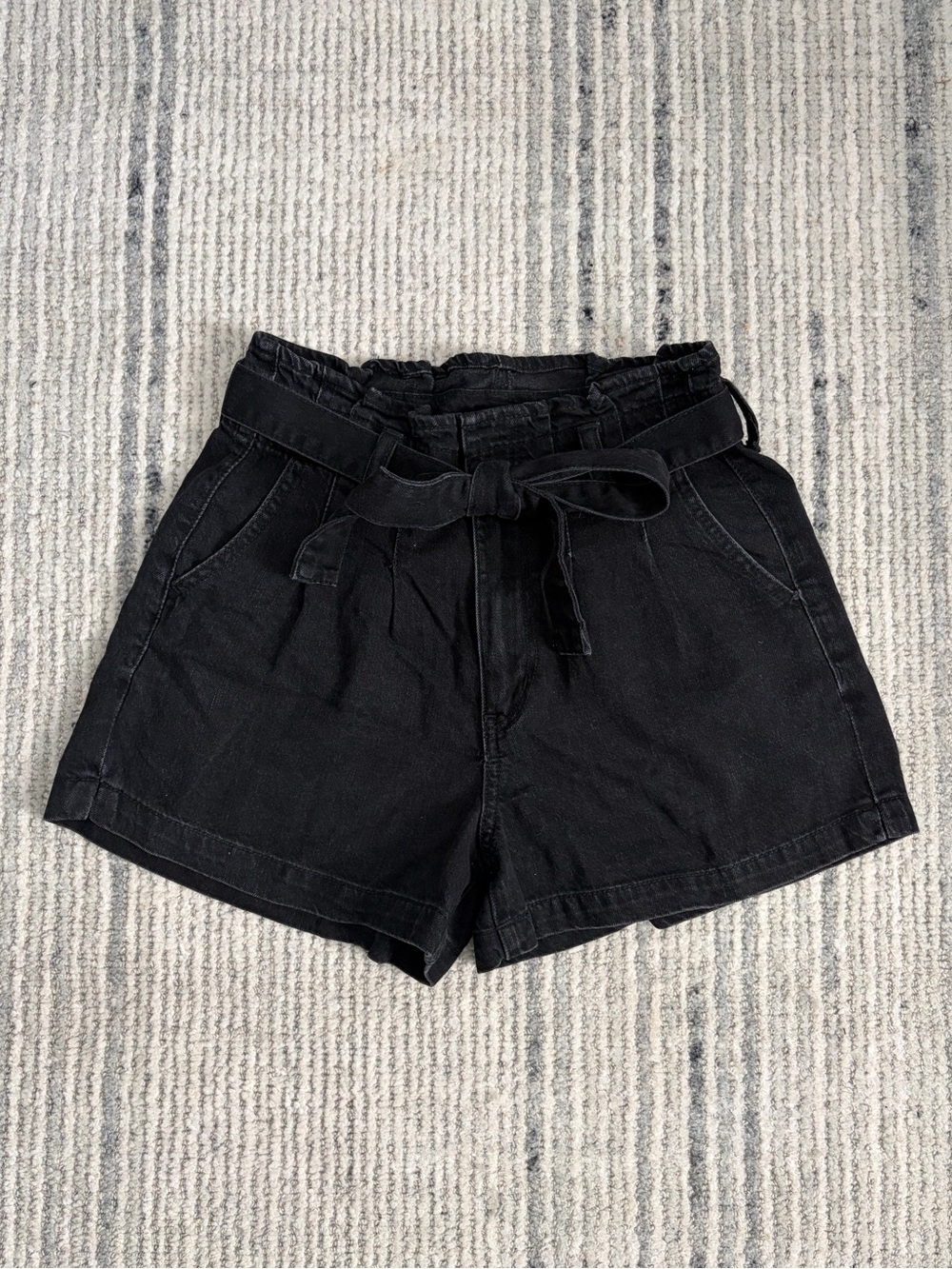 American Eagle Outfitters Black High-Waist Paperbag Tie Shorts Size 0